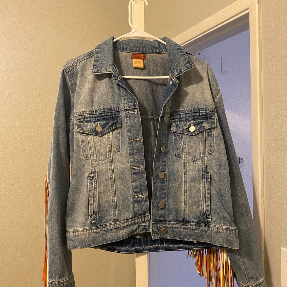 Jean jacket with fringe detailing
